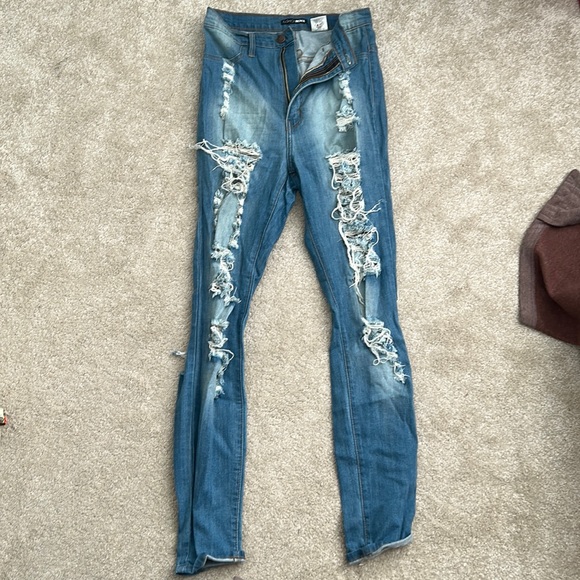 🦋 Ripped jeans 🦋 - Picture 1 of 3